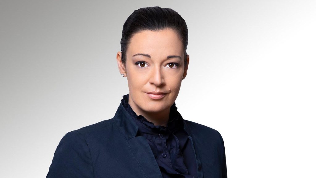 Julia Golden-Zeeseberger Joins Venenier Capital